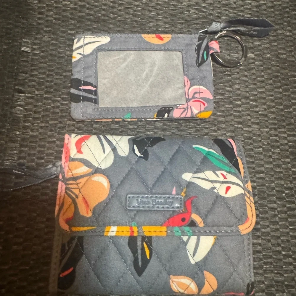 Vera Bradley Gray Floral Quilted Wallet and ID Holder - Picture 3 of 8